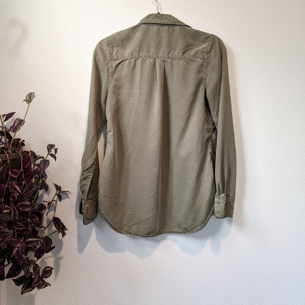 Target Button Down - Picture 3 of 3